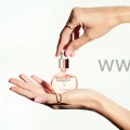 Kérastase Paris Gloss Absolu Glaze Drops Olejek nabłyszczający do włosów przeciwko puszeniu 45 ml